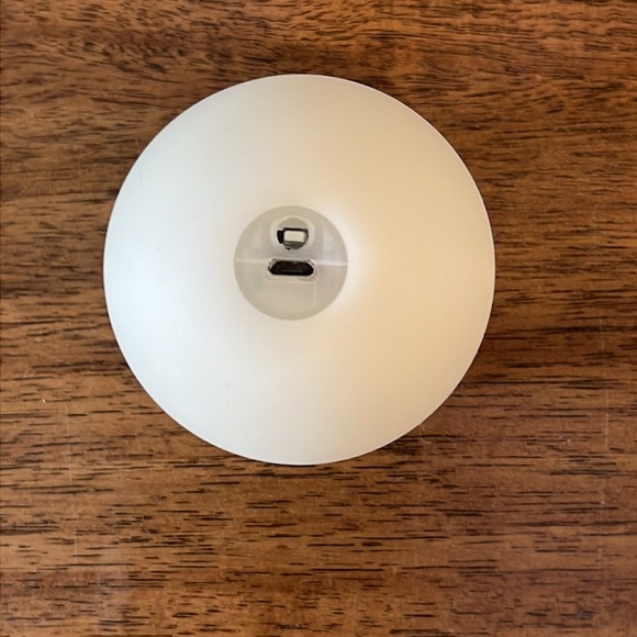 RECHARGEABLE LED CONTACT JUGGLING BALLS - set of 4 - Picture 5 of 6